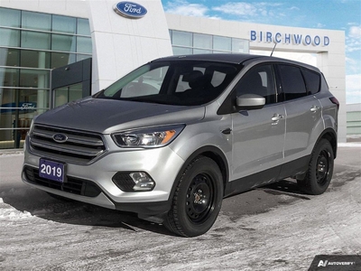 Used 2019 Ford Escape SE 4WD Accident Free 2 Sets of Tires Sync 3 for Sale in Winnipeg, Manitoba