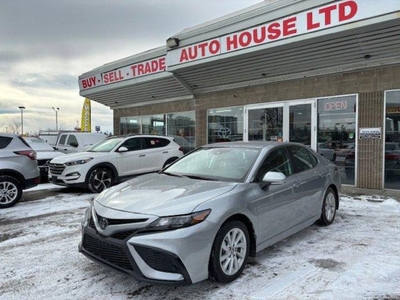 Used 2023 Toyota Camry SE NAVI BACKUP CAM LEATHER SEATS BLUETOOTH LANE ASSIST for Sale in Calgary, Alberta