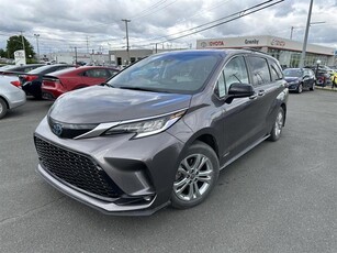Used Toyota Sienna 2021 for sale in Granby, Quebec