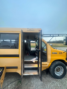 2006 Ford E-350 Scool Bus