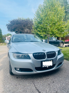 2011 BMW 328xi [4WD, SAFETY INCLUDED, Perfect condition, Wireless Carplay, Backup Camera]