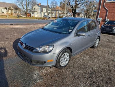 2013 Volkswagen Golf 85,549 KM Holy!! LOW LOW kms!!