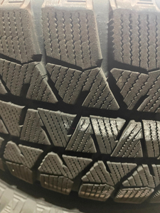 Bridgestone Blizzak 215/60/R16 Winter Tires