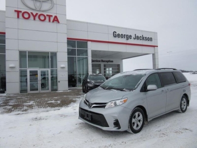 Used 2020 Toyota Sienna LE for Sale in Renfrew, Ontario