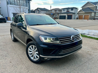 2016 VW TOUAREG VR6 AWD WELL MAINTAINED 32 SERVICE RECORDS