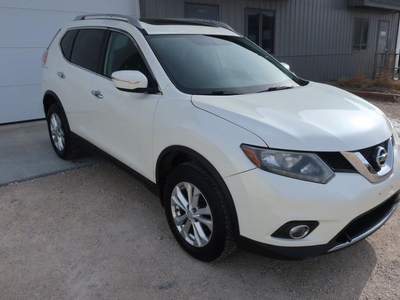 Used 2015 Nissan Rogue SV AWD 4 cyl great options for Sale in West Saint Paul, Manitoba