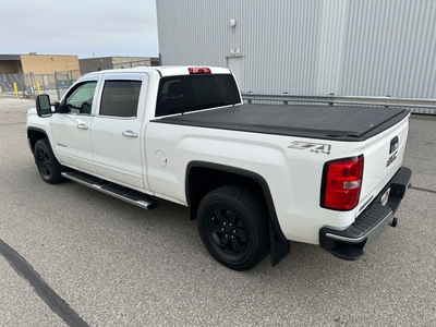 Used 2015 GMC Sierra 1500 Crew Cab SLE Z71 6.66 FT Box for Sale in Mississauga, Ontario