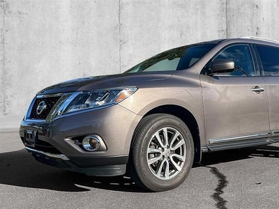 Used Nissan Pathfinder 2013 for sale in Courtenay, British-Columbia