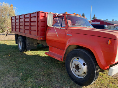 1975 Dodge 500 2 tonne truck