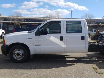 2007 Ford F-350 XL cab and chassis, low km