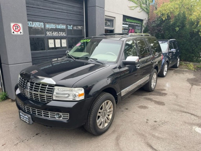 2011 Lincoln Navigator ACCIDENT FREE, LOADED UP, PEOPLE MOVER!!
