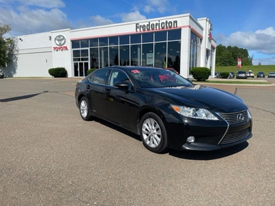 2013 Lexus ES 300h LOOK GREAT AND SAVE ON FUEL IN THIS BEAUTIFUL