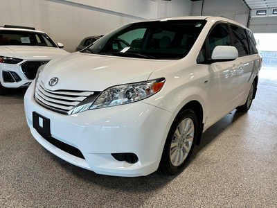 2017 Toyota Sienna LE 7 Passenger AWD, BACK UP CAMERA, GREAT...