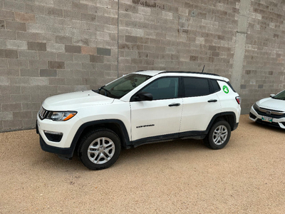 2018 Jeep compass sport LOW KMS
