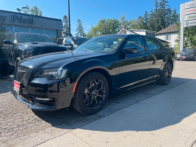 2022 Chrysler 300 Touring L CO-CAR - AWD - LEATHER - LOW KMS