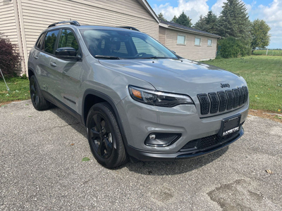 2022 Jeep Cherokee ALTITUDE GREAT Colour GREAT Price on this LOW
