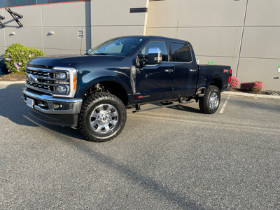 2023 Ford F-350 Lariat diesel lifted