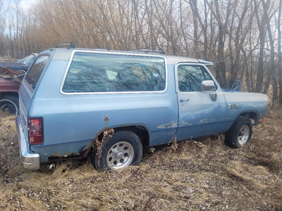 DODGE RAMCHARGERS 2WD AND 4 WHEEL DRIVE SOLD AS A SET NO PARTS
