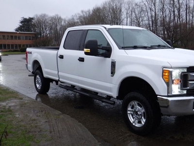 Used 2017 Ford F-350 SD XLT Crew Cab Long Box 4WD for Sale in Burnaby, British Columbia