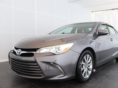 Used Toyota Camry Hybrid 2015 for sale in Pincourt, Quebec
