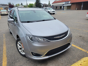 2017 Chrysler Pacifica Touring L plus