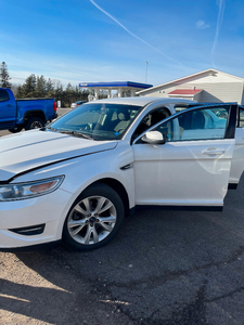 2012 Ford Taurus SEL - excellent shape - Low KM