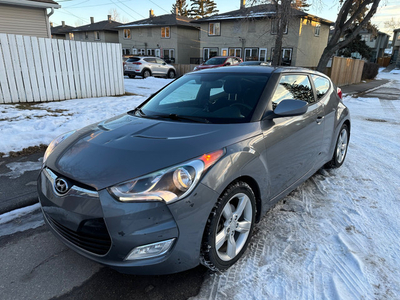 2013 Hyundai Veloster, low kms!