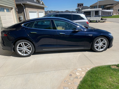 2013 Tesla Model S P85+