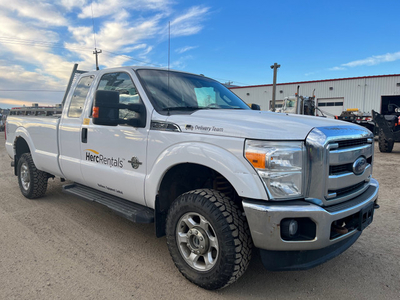 2014 Ford F350 4x4 Diesel with Hydraulic Lift Gate, Low Kms