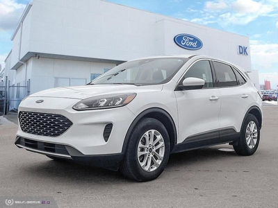 2020 Ford Escape SE 4WD w/Heated Seats, Back-up Cam, and More!
