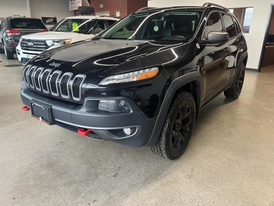 Used 2015 Jeep Cherokee 4WD 4dr Trailhawk for Sale in Thunder Bay, Ontario
