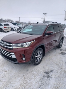 Used 2017 Toyota Highlander XLE for Sale in Regina, Saskatchewan