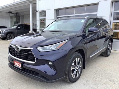 Used 2021 Toyota Highlander XLE AWD for Sale in North Bay, Ontario