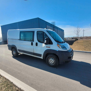 2011 ProMaster 1500 v6 gas Low Km