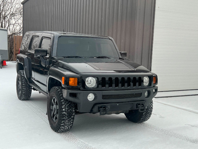 Hummer H3 2007 10.1 Tablet Gloss Black Rims + Grill Lifted