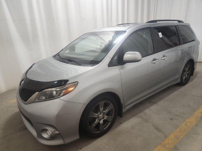 Used 2017 Toyota Sienna SE-LEATHER-SUNROOF-DVD-NAVIGATION-REAR CAMERA-LOAD for Sale in Tilbury, Ontario