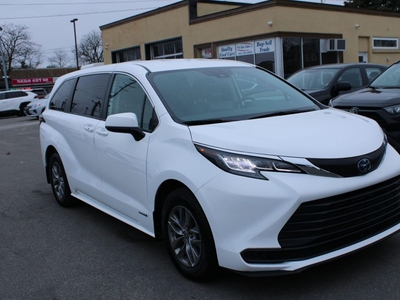 Used 2021 Toyota Sienna LE 8-Passenger FWD for Sale in Brampton, Ontario