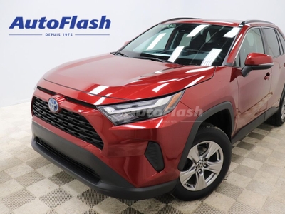 Used 2022 Toyota RAV4 XLE HYBRID, ASSISTANCE CONDUITE, TOIT OUVRANT for Sale in Saint-Hubert, Quebec