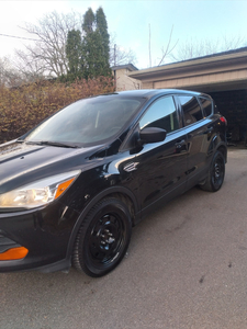 2014 FORD ESCAPE SE. EXCELLENT CONDITION. 2nd. OWNER