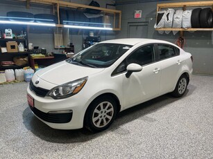 Used 2017 Kia Rio LX * Keyless Entry * Power Locks/Mirrors/Windows * Auto Driver Window Roll Up * Steering Wheel Controls * Call Buttons * Voice Recognition * Cruise Co for Sale in Cambridge, Ontario