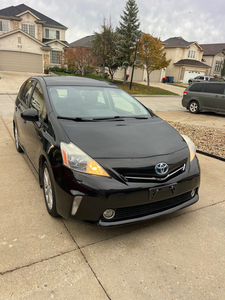 2012 toyota prius v(SOLD) 2014 coming 283723 km