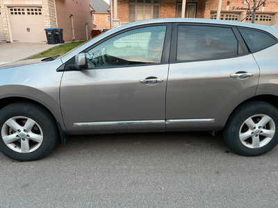 2013 Nissan Rogue S, Grey colure with 172,000 for $6500