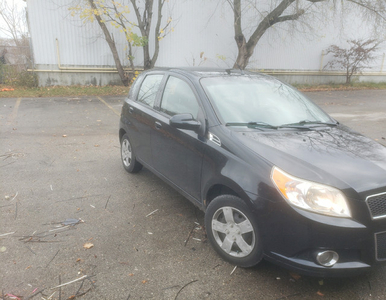 Great car, very low KMs!! Manual 2010 Chevy Aveo