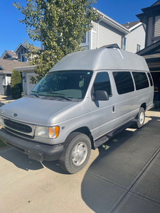 2002 Ford E-350 extended, tall roof Van