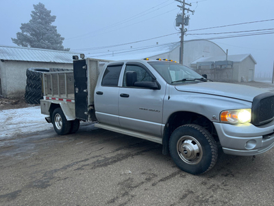 2003 dodge ram 3500 with electric gate lift