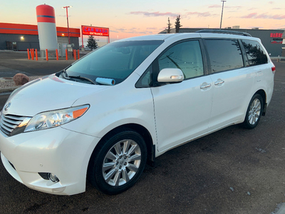 2014 Toyota Sienna Limited AWD Fully Loaded, Excellent Condition
