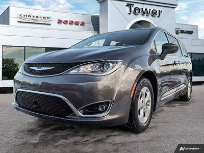 2017 Chrysler Pacifica Touring-L Plus | Power doors | Leather