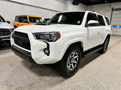 2021 Toyota 4Runner LANE KEEPING, HEATED LEATHER, BACK UP CAMERA