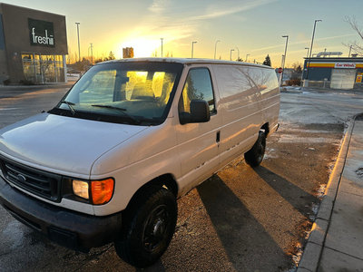 Ford econline e350 cargo extended Van