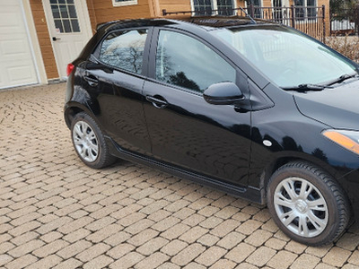 Mazda 2 GS noir (version sport )